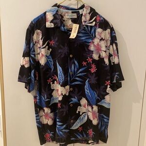 Men’s silk blend Hawaiian button down shirt